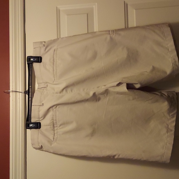 Men's Greg Norman golf shorts - Picture 5 of 7